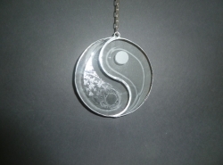 Yin & Yang tiffany raamhanger | Chlas Atelier